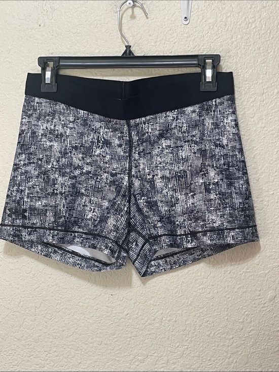 Under Armour Pants - Under Armour Women's Black & White Print Compression Shorts. Good Condition.